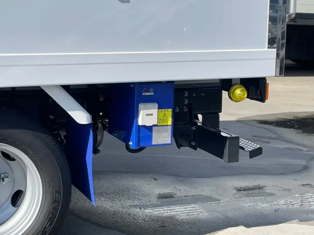 三菱 キャンター 2RG-FBAV0(2WD)の写真15