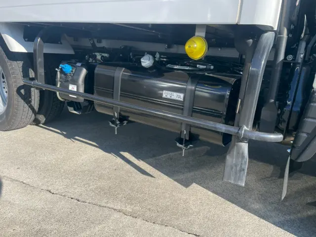 三菱 キャンター 2RG-FBAV0(2WD)の写真17