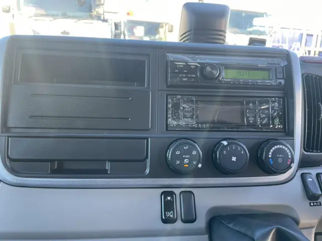 三菱 キャンター 2RG-FBAV0(2WD)の写真33