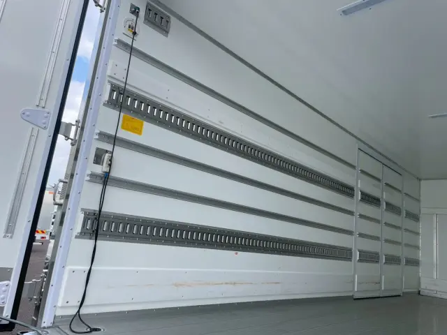 日野 レンジャー 2KG-FD2ABG(2WD)の写真12