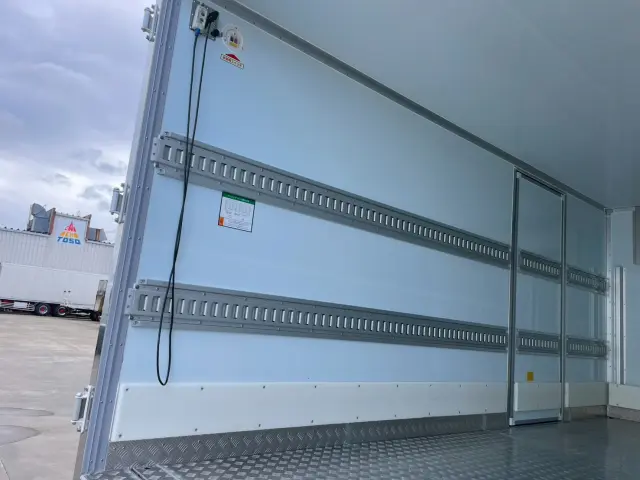 日野 デュトロ 2KG-XZU712M(2WD)の写真11