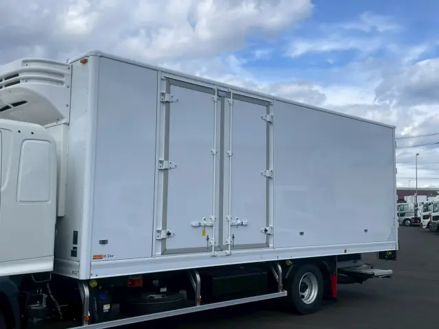 日野 レンジャー 2KG-FD2ABG(2WD)の写真7