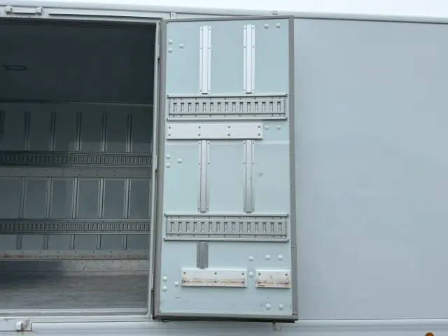 日野 レンジャー 2KG-FD2ABG(2WD)の写真10