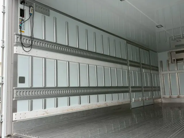 日野 レンジャー 2KG-FD2ABG(2WD)の写真12