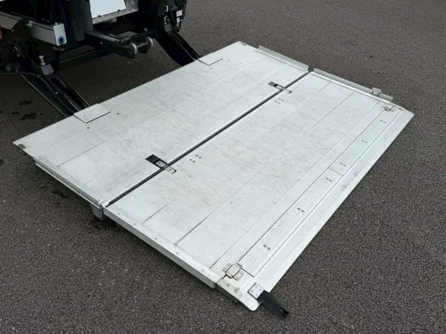 日野 レンジャー 2KG-FD2ABG(2WD)の写真23