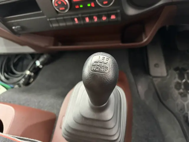 日野 レンジャー 2KG-FD2ABG(2WD)の写真48
