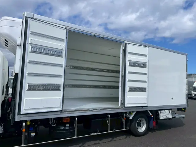 日野 レンジャー 2KG-FD2ABG(2WD)の写真8