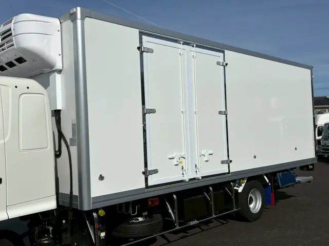 日野 レンジャー 2KG-FD2ABG(2WD)の写真6