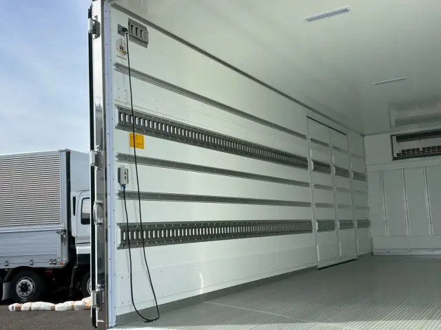 日野 レンジャー 2KG-FD2ABG(2WD)の写真9