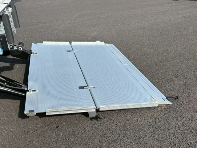 日野 レンジャー 2KG-FD2ABG(2WD)の写真15