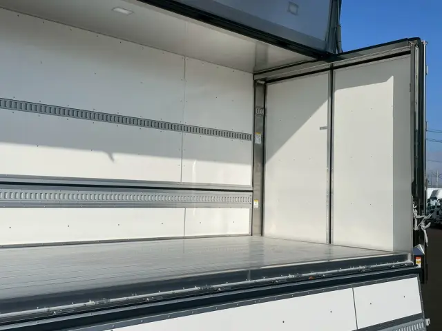 日野 レンジャー 2KG-FD2ABG(2WD)の写真18