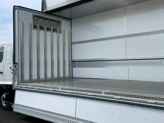 日野 レンジャー 2KG-FD2ABG(2WD)の写真18