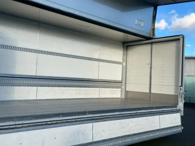 日野 レンジャー TPG-FD7JLAG(2WD)の写真18