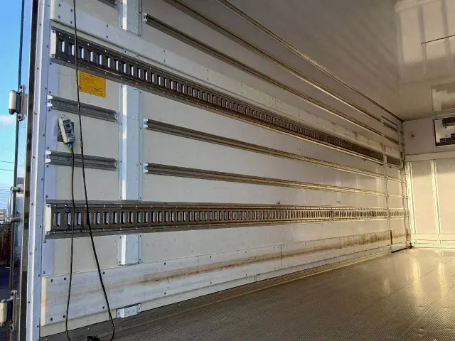 日野 レンジャー 2KG-FD2ABG(2WD)の写真10