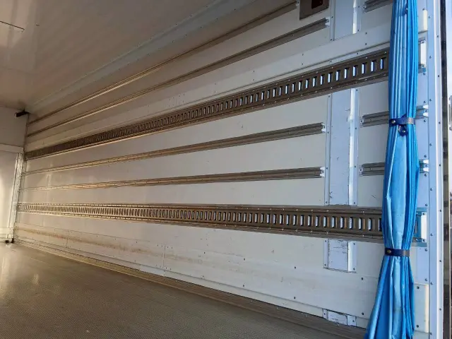 日野 レンジャー 2KG-FD2ABG(2WD)の写真12