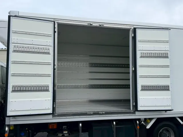 日野 レンジャー 2KG-FD2ABG(2WD)の写真8