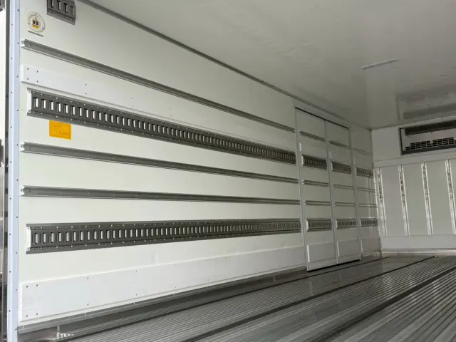 日野 レンジャー 2KG-FD2ABG(2WD)の写真10