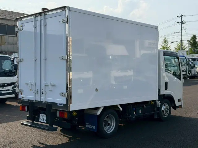 いすゞ エルフ 2RG-NLR88AN(2WD)の写真4