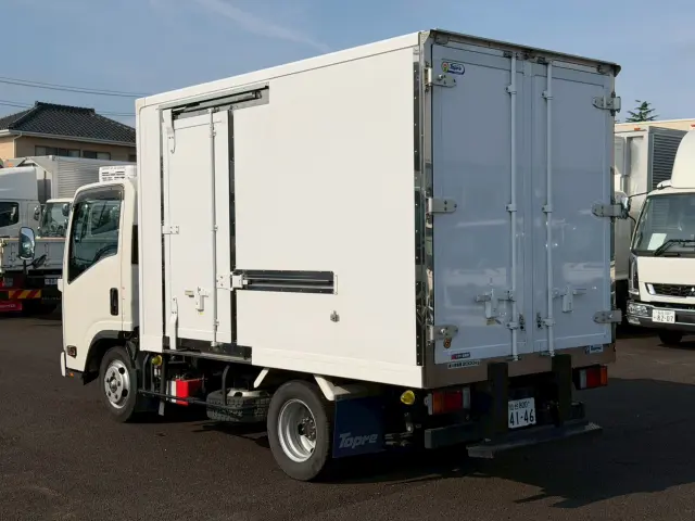 いすゞ エルフ 2RG-NLR88AN(2WD)の写真6