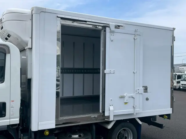 いすゞ エルフ 2RG-NLR88AN(2WD)の写真7