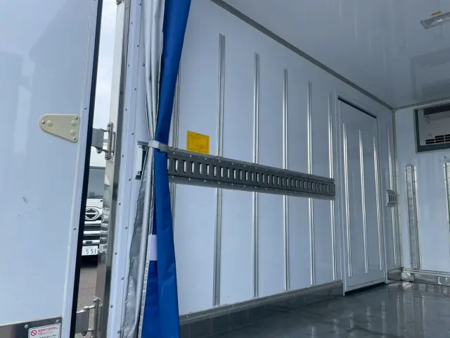 いすゞ エルフ 2RG-NLR88AN(2WD)の写真10