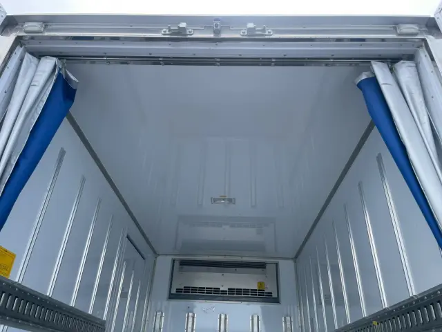 いすゞ エルフ 2RG-NLR88AN(2WD)の写真11