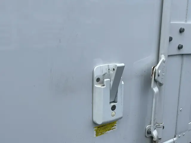 いすゞ エルフ 2RG-NLR88AN(2WD)の写真17