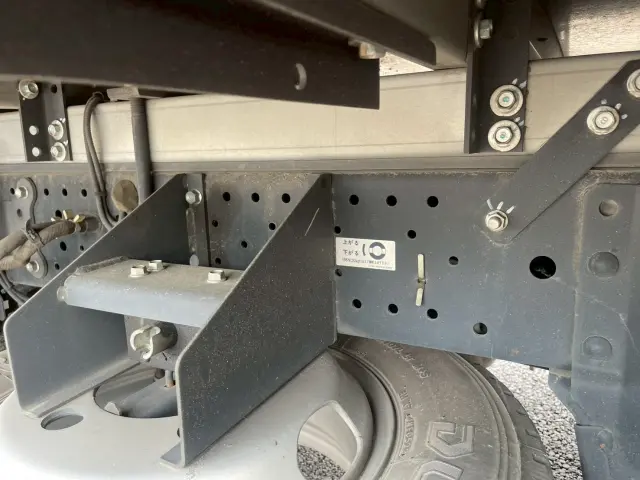 いすゞ エルフ 2RG-NLR88AN(2WD)の写真26