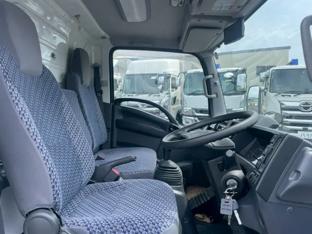 いすゞ エルフ 2RG-NLR88AN(2WD)の写真29