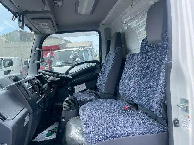 いすゞ エルフ 2RG-NLR88AN(2WD)の写真30