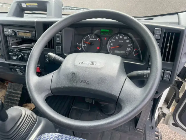 いすゞ エルフ 2RG-NLR88AN(2WD)の写真31