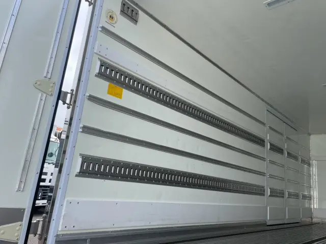 日野 レンジャー 2KG-FD2ABG(2WD)の写真11