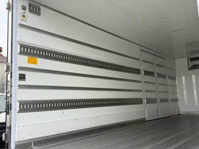日野 レンジャー 2KG-FD2ABG(2WD)の写真15