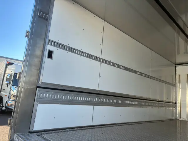 日野 レンジャー 2KG-FD2ABG(2WD)の写真10