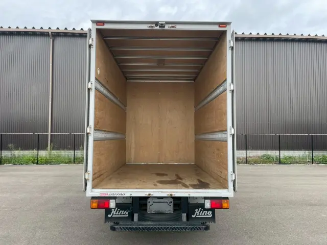 日野 デュトロ TPG-XZU605M(2WD)の写真9