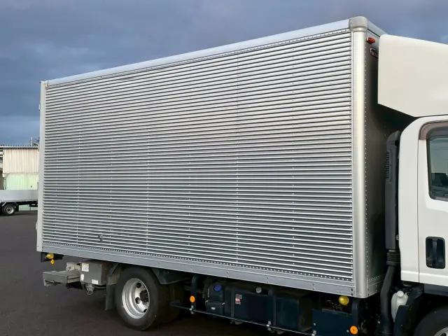 いすゞ エルフ 2RG-NPR88AN(2WD)の写真8