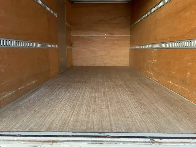 いすゞ エルフ 2RG-NPR88AN(2WD)の写真11