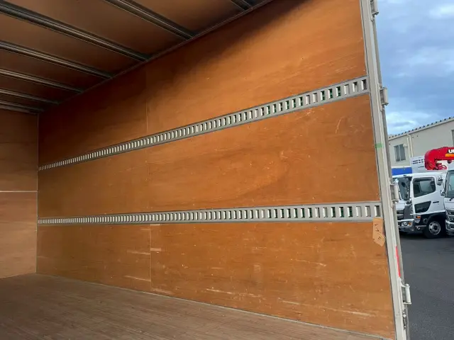 いすゞ エルフ 2RG-NPR88AN(2WD)の写真12