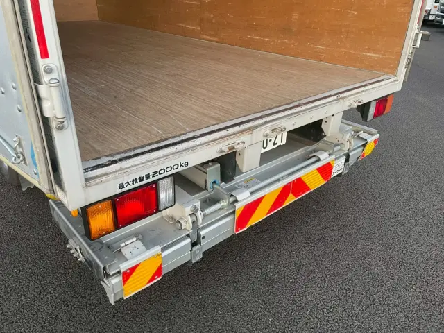 いすゞ エルフ 2RG-NPR88AN(2WD)の写真13