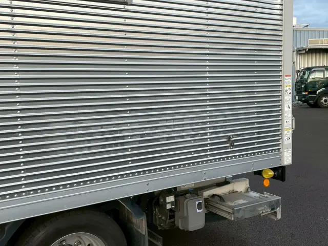 いすゞ エルフ 2RG-NPR88AN(2WD)の写真17