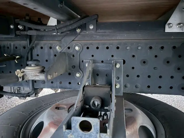 いすゞ エルフ 2RG-NPR88AN(2WD)の写真29