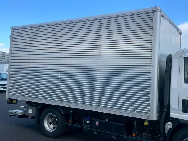 いすゞ エルフ 2RG-NPR88YN(2WD)の写真8