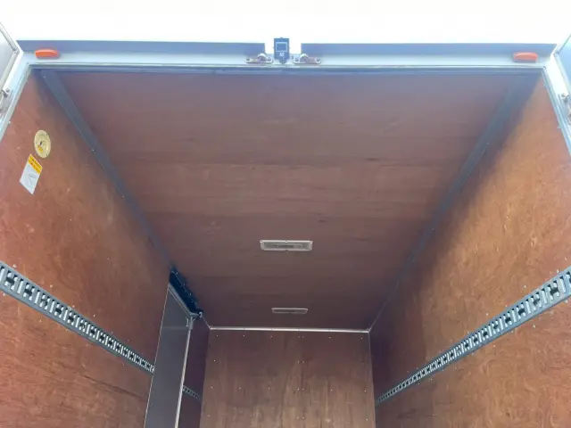 いすゞ エルフ 2RG-NPR88YN(2WD)の写真18