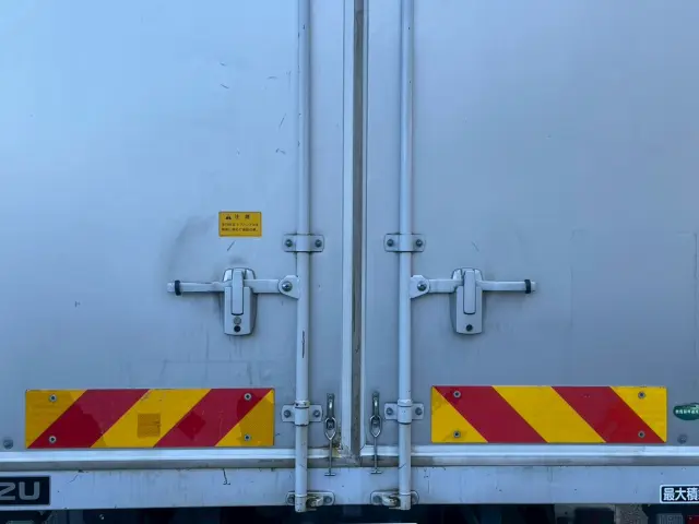 いすゞ エルフ 2RG-NPR88YN(2WD)の写真21