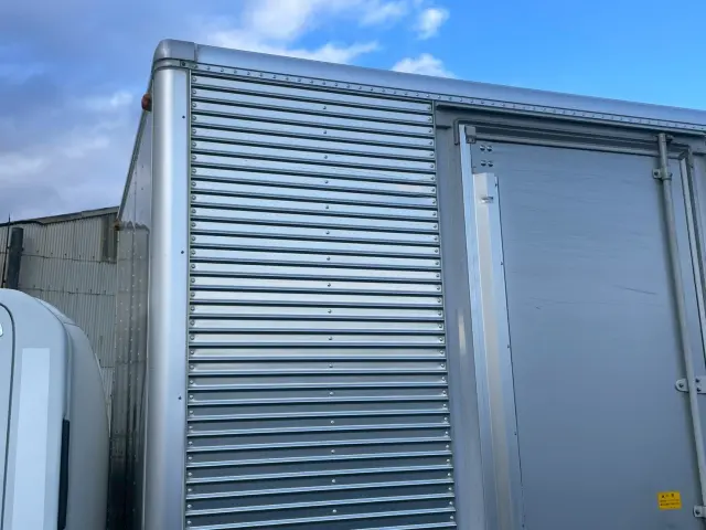 いすゞ エルフ 2RG-NPR88YN(2WD)の写真22