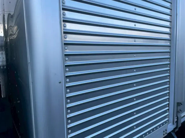 いすゞ エルフ 2RG-NPR88YN(2WD)の写真25