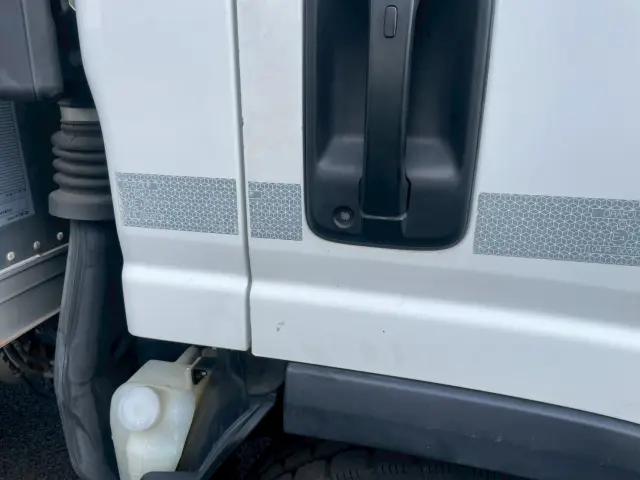 いすゞ エルフ 2RG-NPR88YN(2WD)の写真29