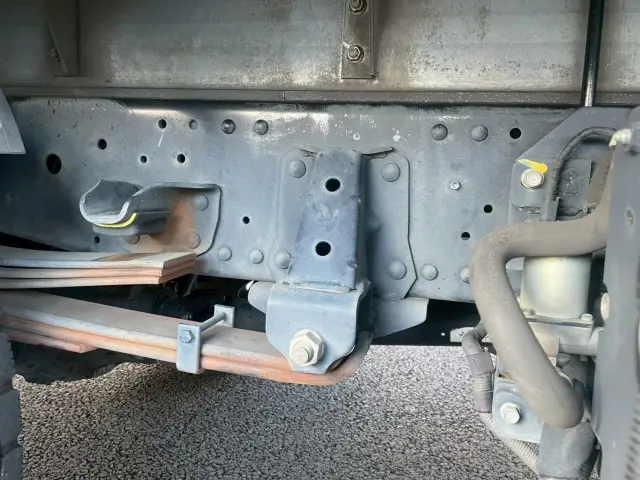 いすゞ エルフ 2RG-NPR88YN(2WD)の写真33