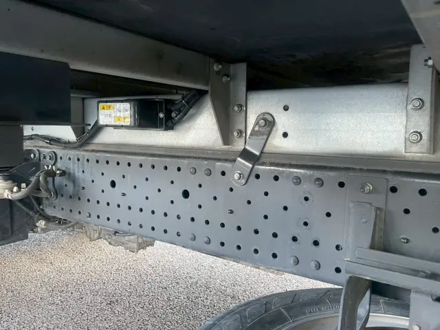 いすゞ エルフ 2RG-NPR88YN(2WD)の写真34