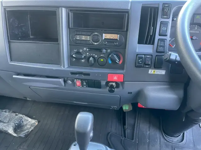 いすゞ エルフ 2RG-NPR88YN(2WD)の写真45